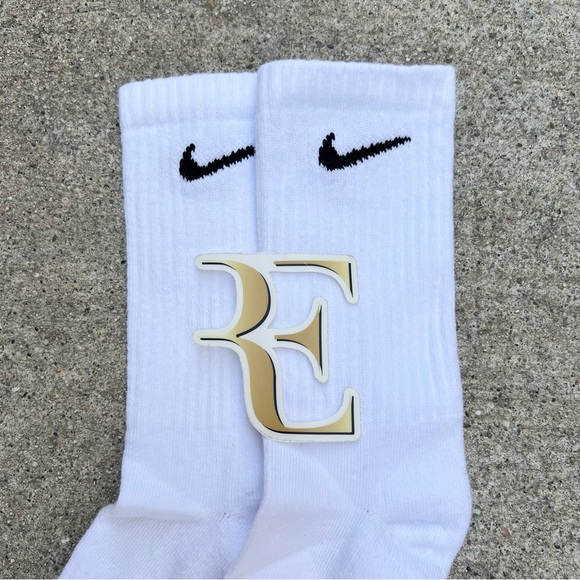 Nike 1 PAIR of WHITE CREW SOCKS SIZE 8-12 HIGH one sizes fits most NWOT - Picture 3 of 4